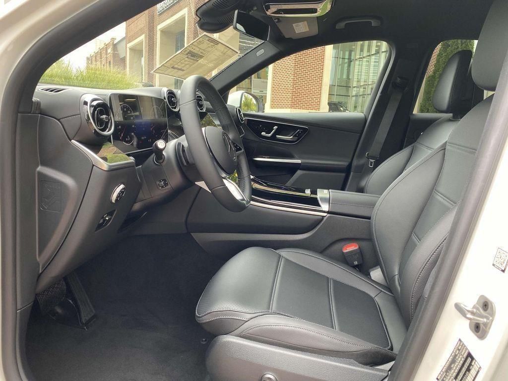 Thumbnail: 2024 Mercedes-Benz GLC - 17