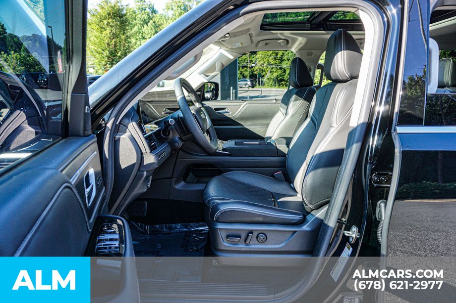 Used 2025 Black INFINITI LUXE image 19