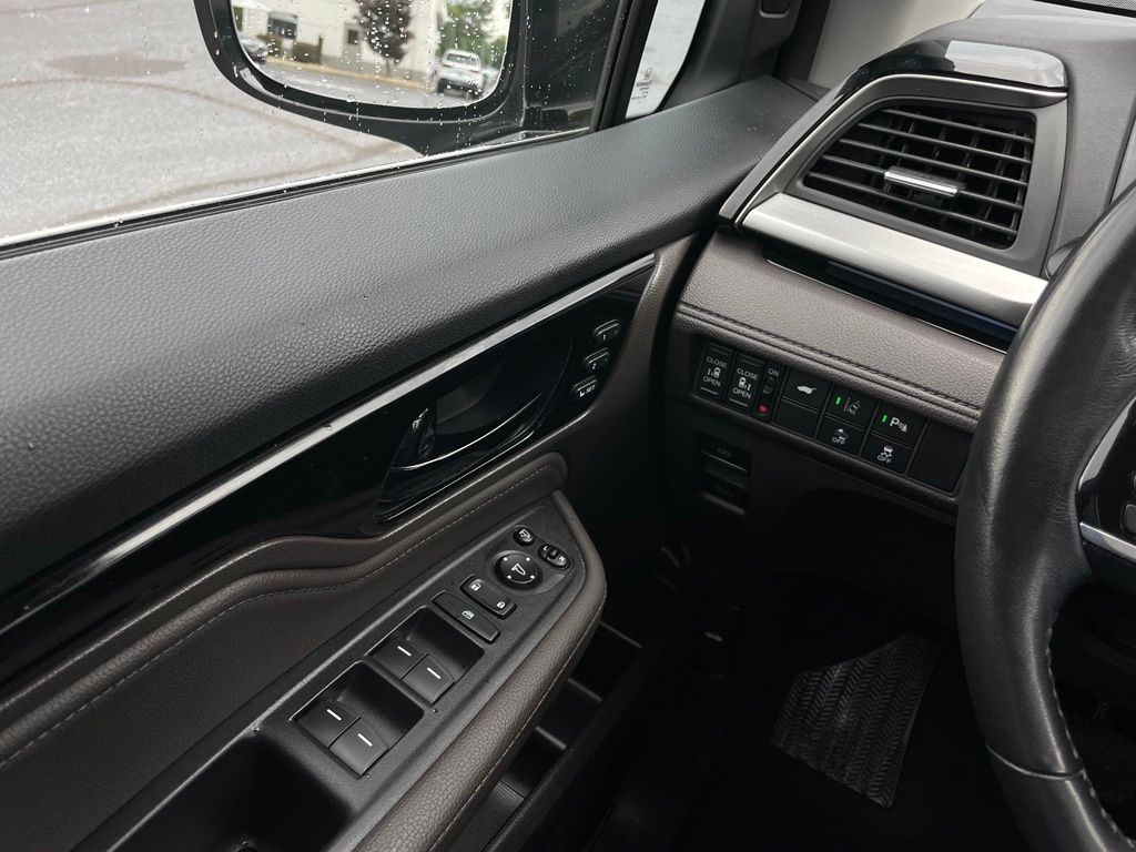 Thumbnail: 2019 Honda Odyssey - 22