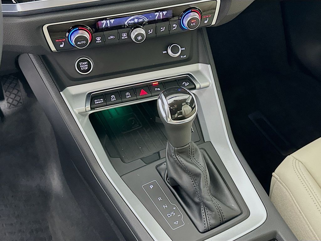 Thumbnail: 2021 Audi Q3 - 17