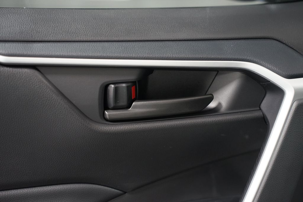 Thumbnail: 2025 Toyota RAV4 - 30