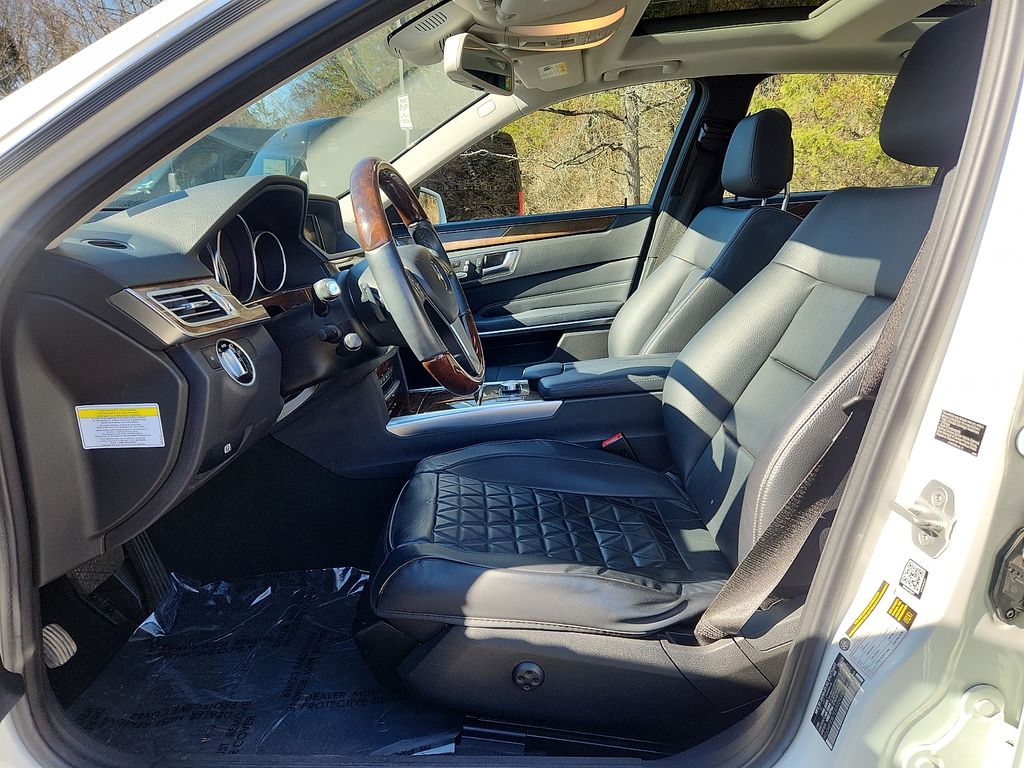 Thumbnail: 2014 Mercedes-Benz E-Class - 13