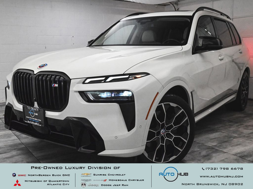 2023 BMW X7 M60i AWD