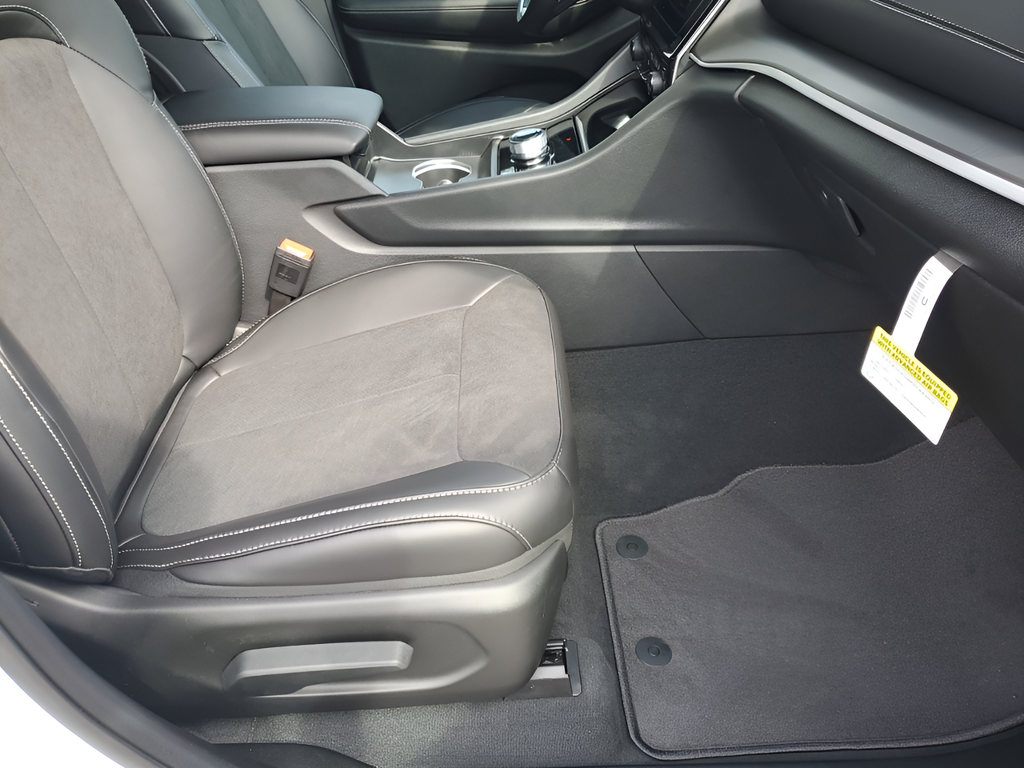 New Car 2025 Jeep Grand Cherokee  For Sale Under $40,000 In Austin, Texas