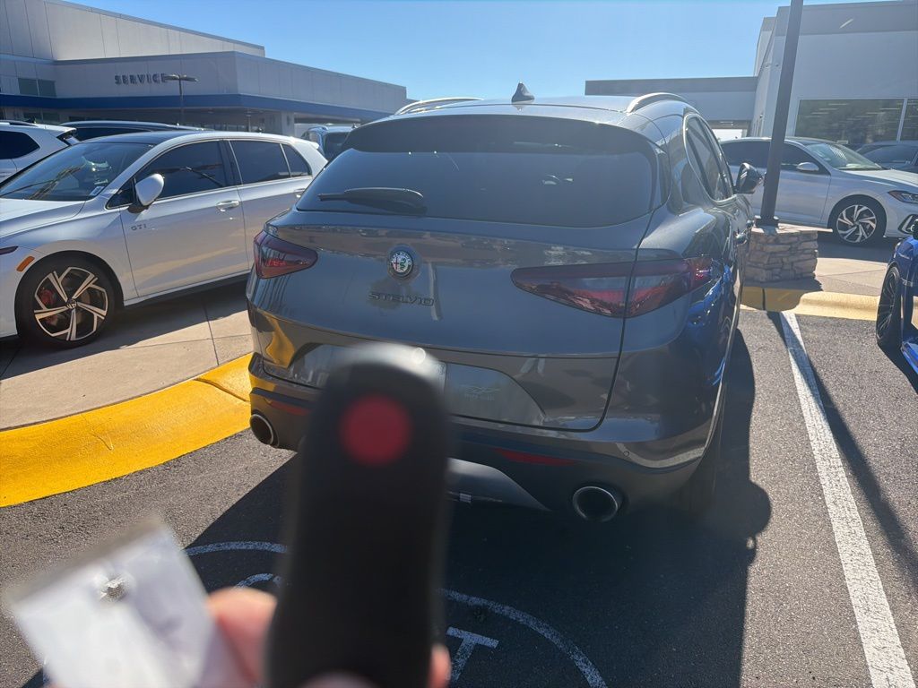 Thumbnail: 2020 Alfa Romeo Stelvio - 10