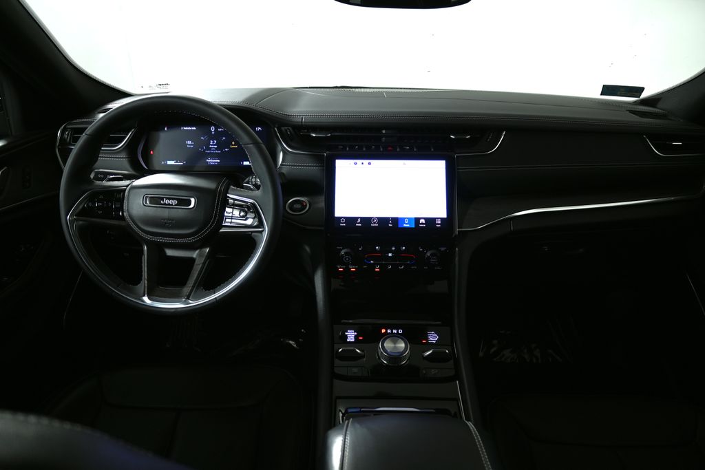 Thumbnail: 2023 Jeep Grand Cherokee - 18