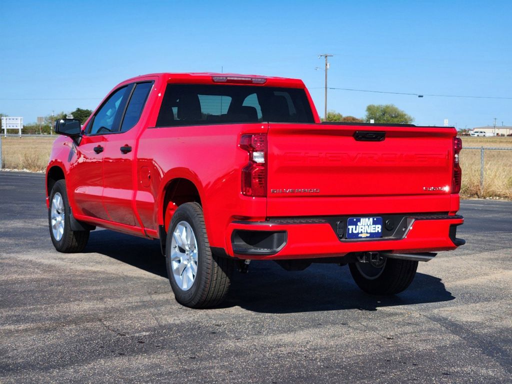 2025 Chevrolet Silverado 1500 Custom 4