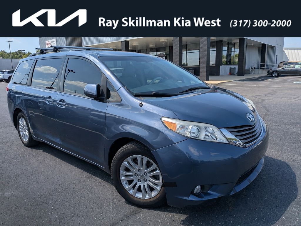 2013 Toyota Sienna XLE 7-Passenger