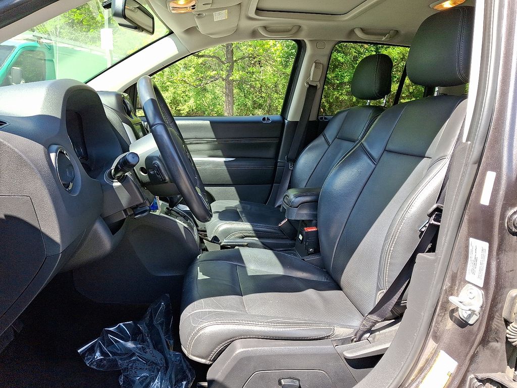 Thumbnail: 2017 Jeep Compass - 13