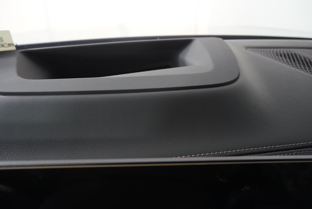 2026 BMW X7 Alpina XB7 26