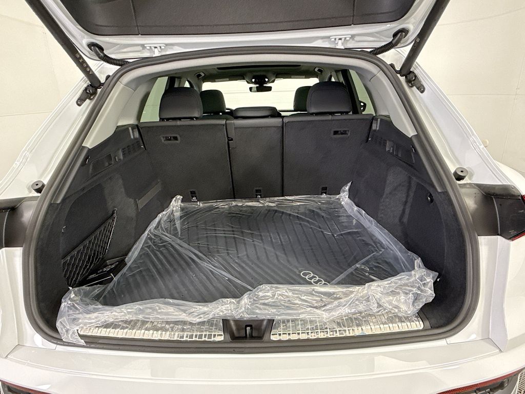 Thumbnail: 2025 Audi Q5 - 27