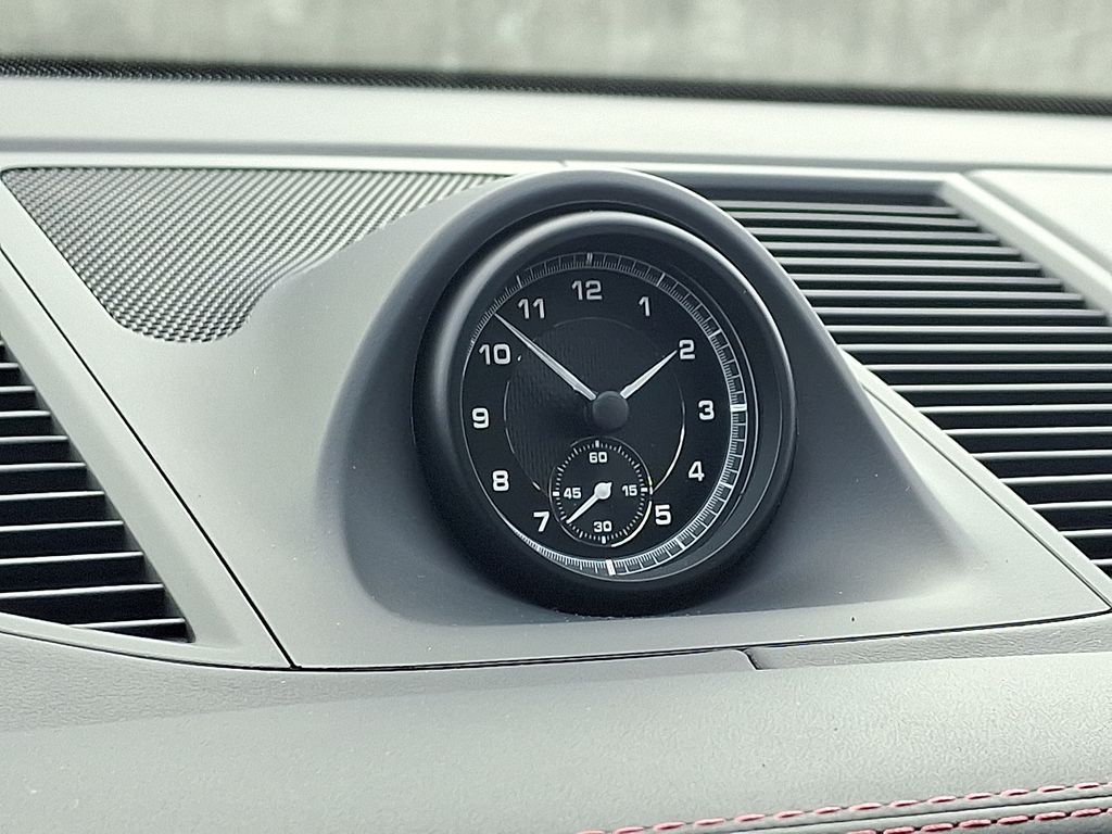 Thumbnail: 2026 Porsche Macan - 22