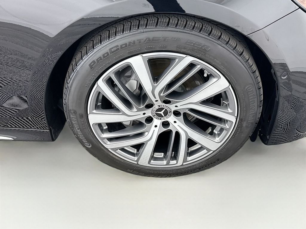 Thumbnail: 2025 Mercedes-Benz E-Class - 31