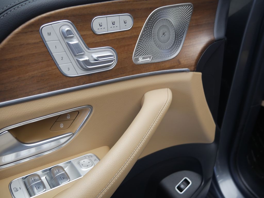 Thumbnail: 2025 Mercedes-Benz GLS - 16