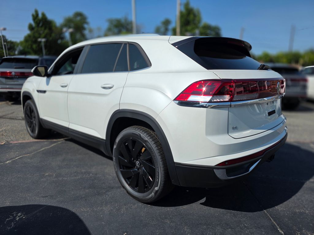 2026 Volkswagen Atlas Cross Sport 2.0T SE w/Technology White/off-white at Sutliff Volkswagen