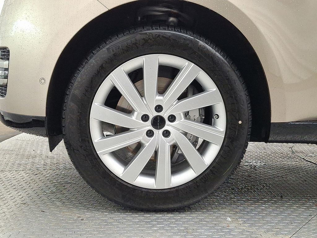 Thumbnail: 2026 Land Rover Range Rover - 5