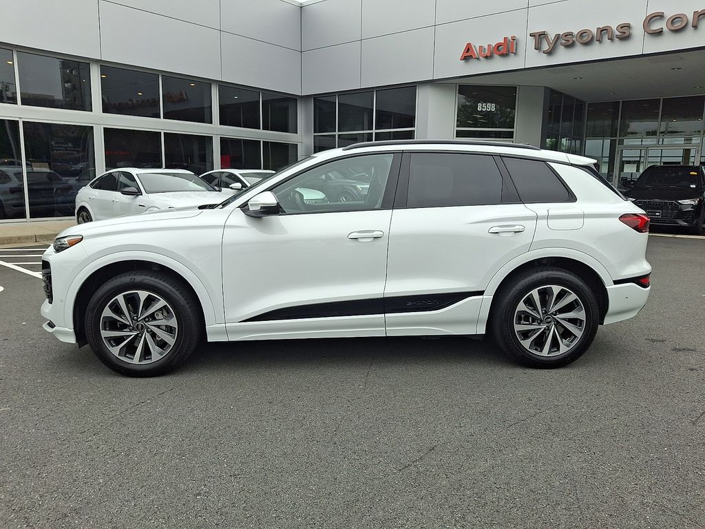 Thumbnail: 2025 Audi Q6 e-tron - 7