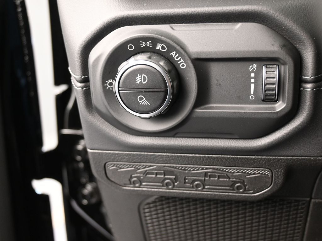 New 2026 Black Clearcoat Jeep Rubicon image 25