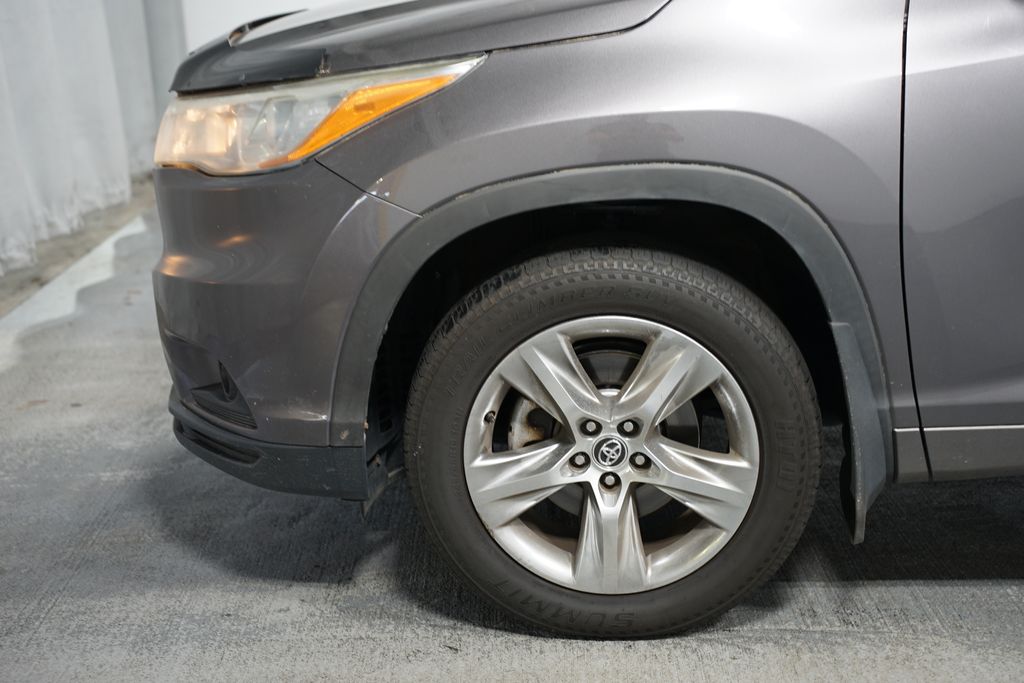 Thumbnail: 2016 Toyota Highlander - 5