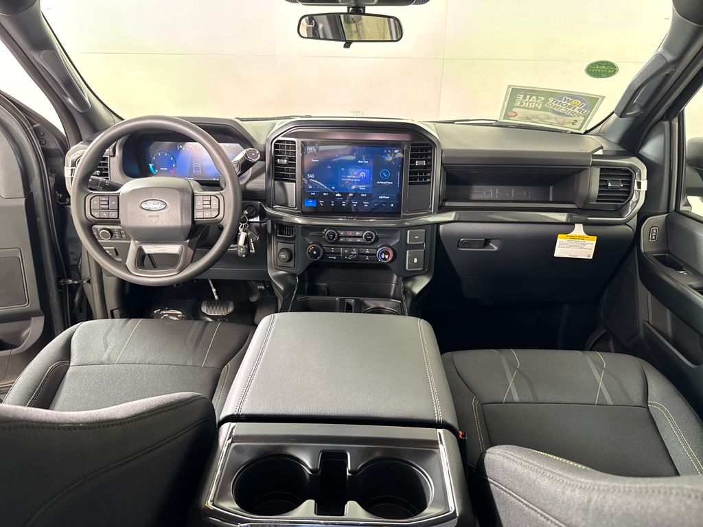 2025 Ford F-150 STX photo 4
