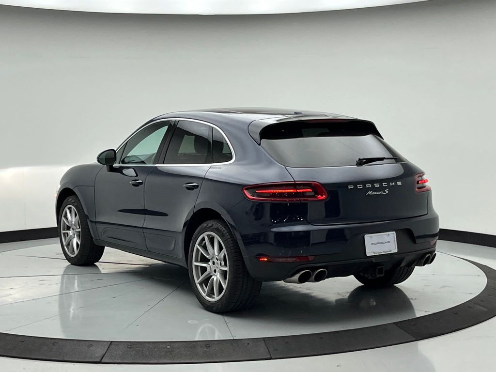 Thumbnail: 2017 Porsche Macan - 3