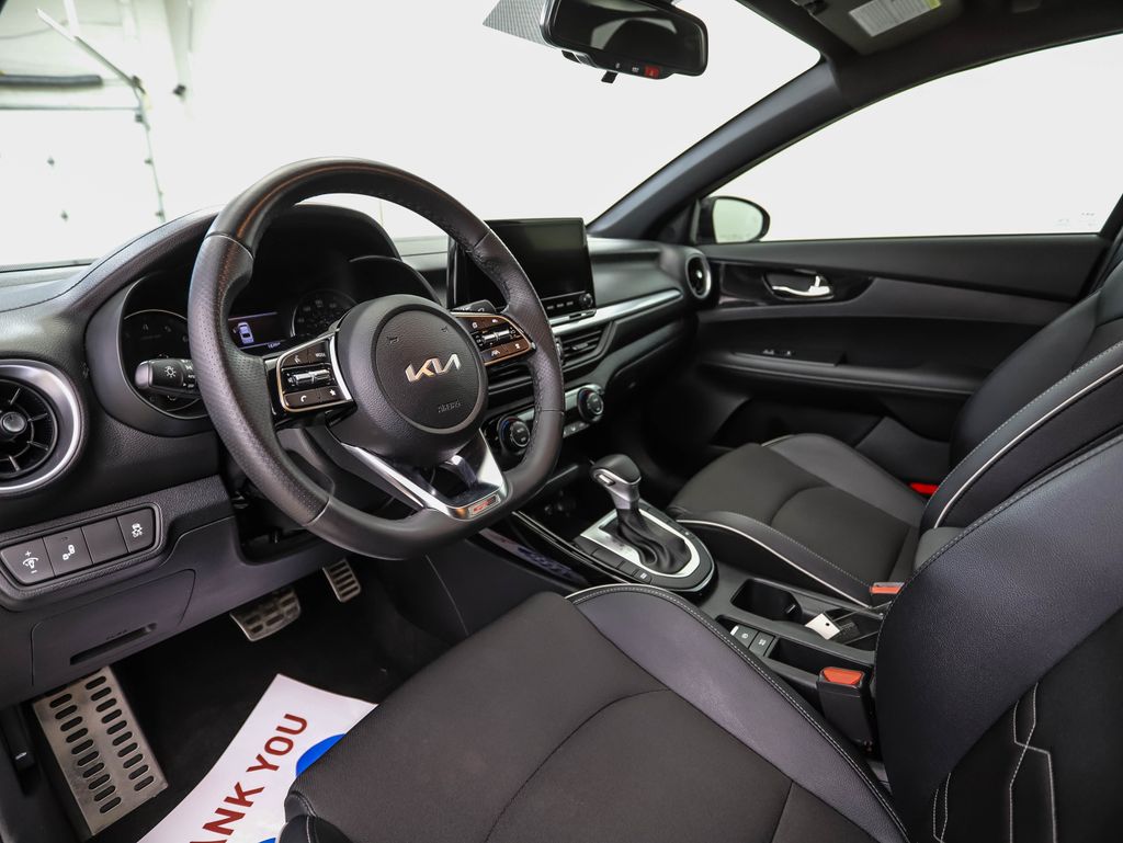 Thumbnail: 2024 Kia Forte - 10