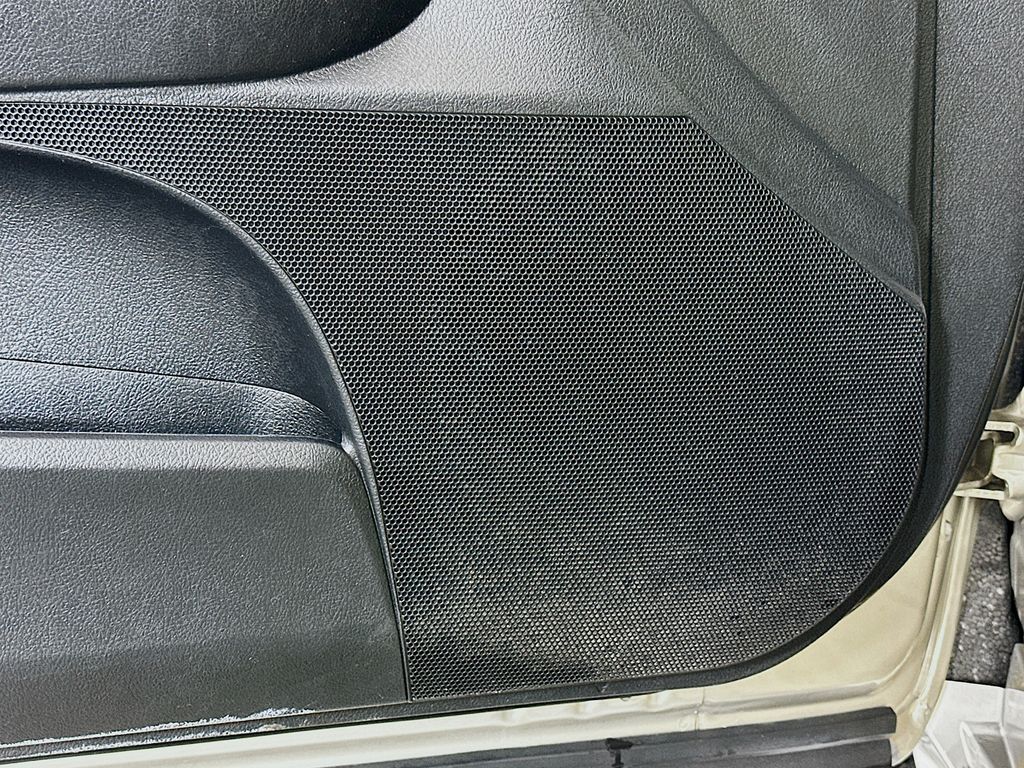 Thumbnail: 2015 Toyota Avalon - 18