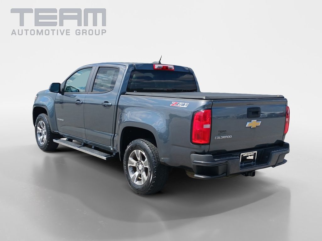 View vehicle photo 5