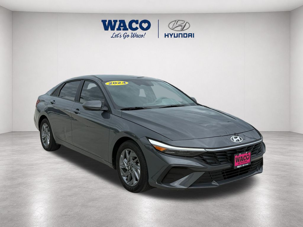 2024 Hyundai Elantra SEL FWD