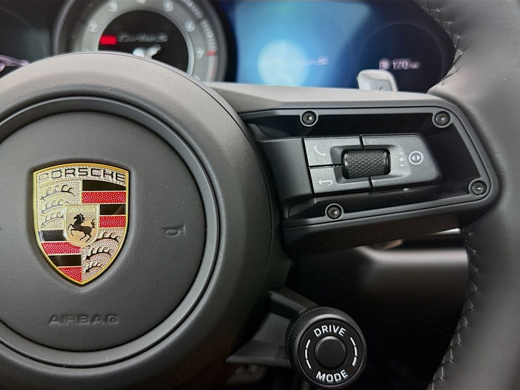 Thumbnail: 2025 Porsche 911 - 15