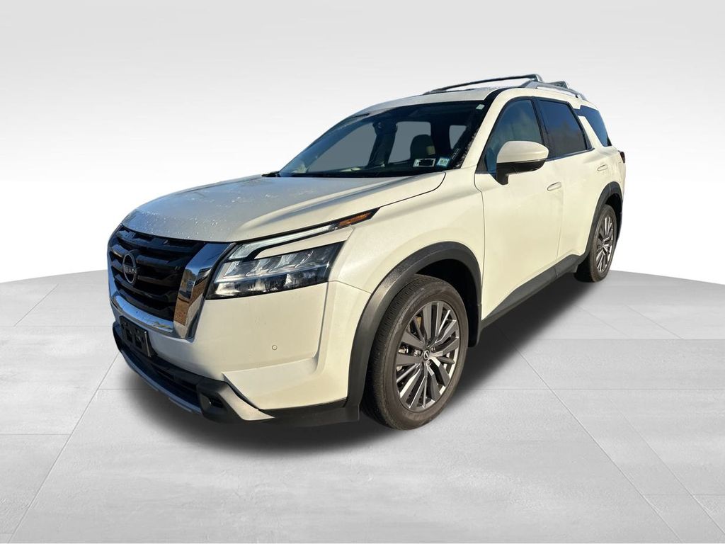 2023 Nissan Pathfinder SL 5