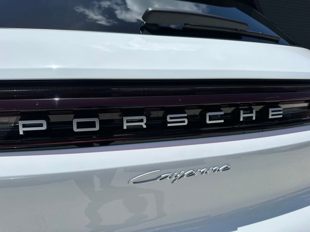 Thumbnail: 2025 Porsche Cayenne - 12