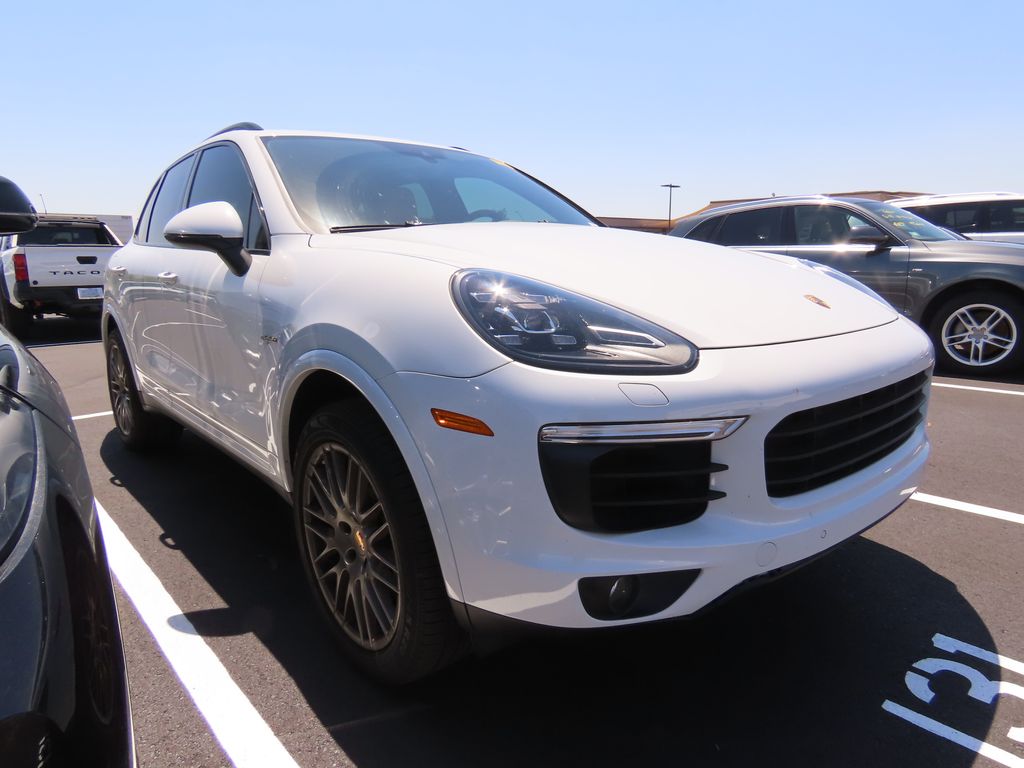 Thumbnail: 2018 Porsche Cayenne - 2