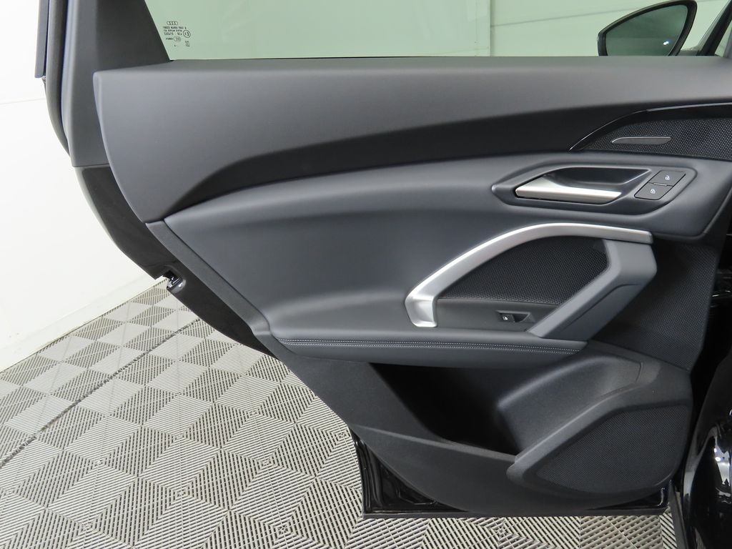 Thumbnail: 2025 Audi Q5 - 27