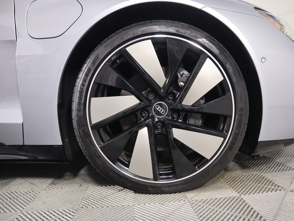 Thumbnail: 2023 Audi e-tron GT - 31