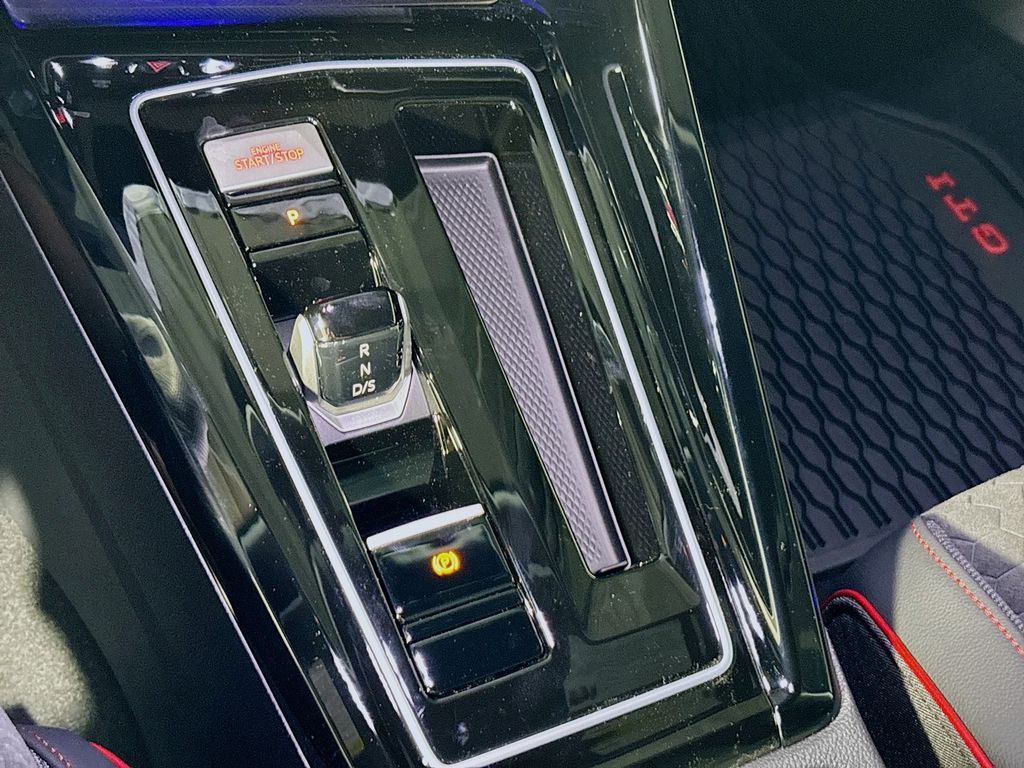 2025 Volkswagen Golf GTI 2.0T SE