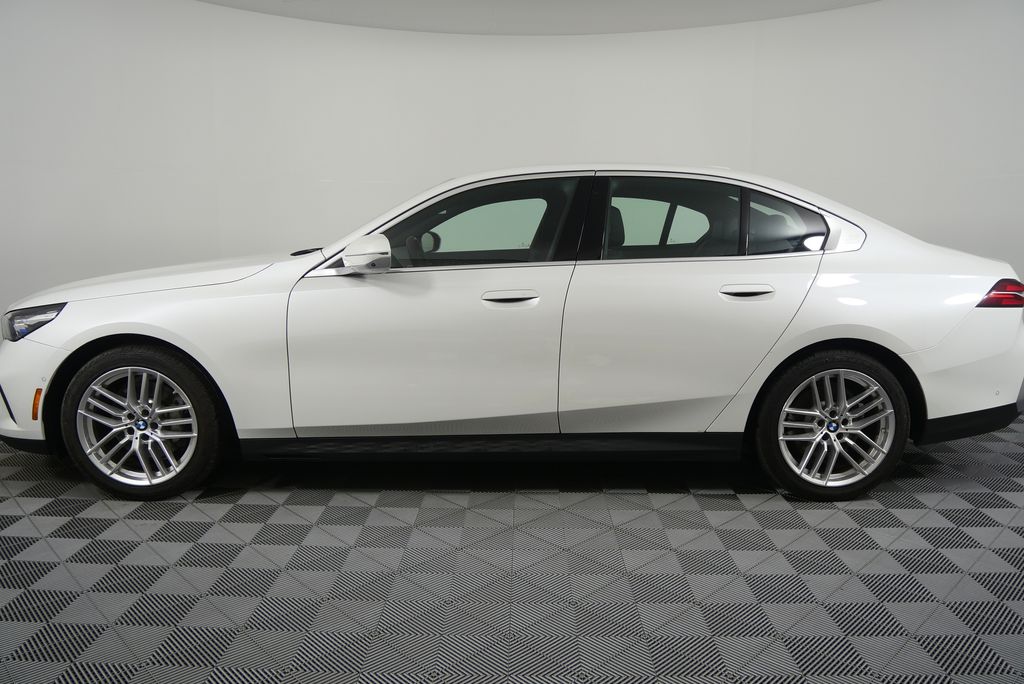 2024 BMW 5 Series 530i 6