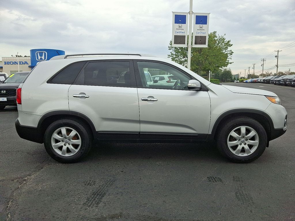Thumbnail: 2013 Kia Sorento - 7