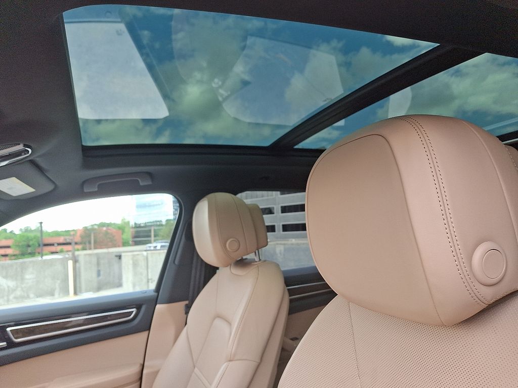 2021 Porsche Cayenne E-Hybrid 15