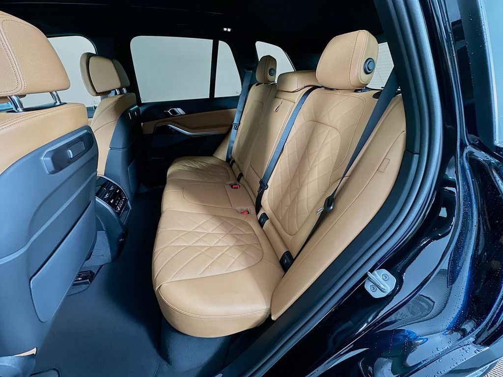 Thumbnail: 2026 BMW X5 - 17