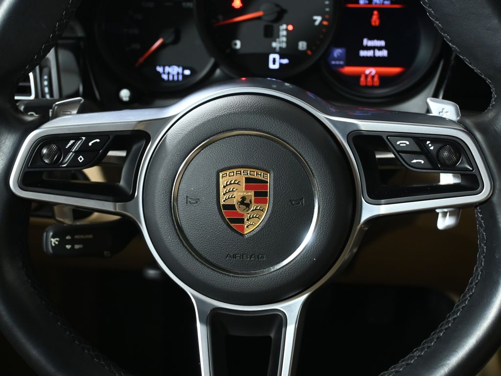 Thumbnail: 2021 Porsche Macan - 18