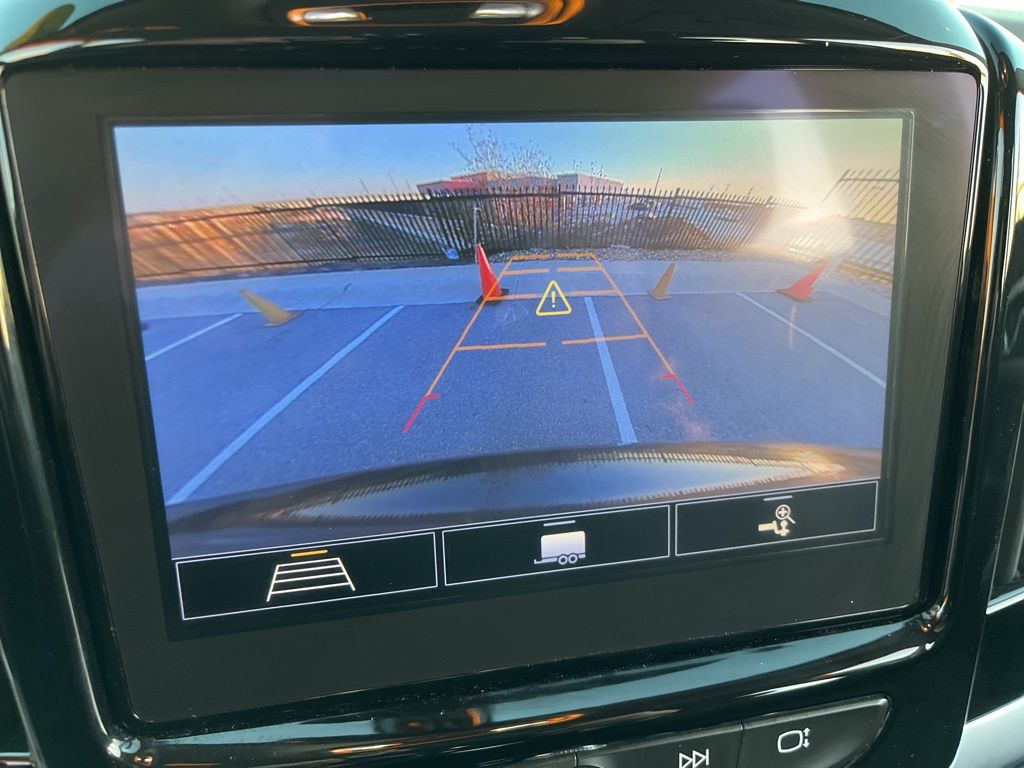 Thumbnail: 2020 Chevrolet Traverse - 24