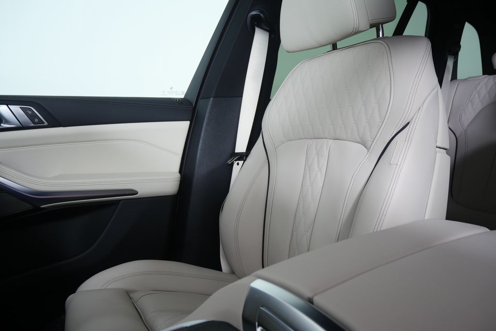 Thumbnail: 2026 BMW X5 - 23