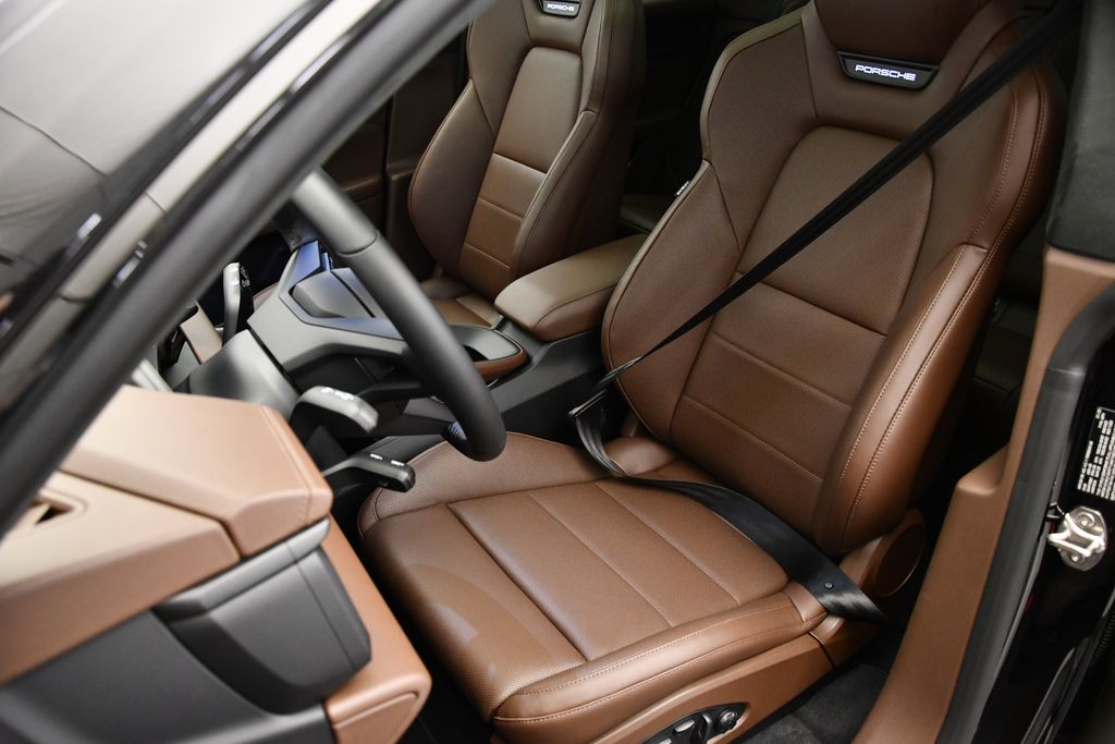 Thumbnail: 2025 Porsche Macan - 5