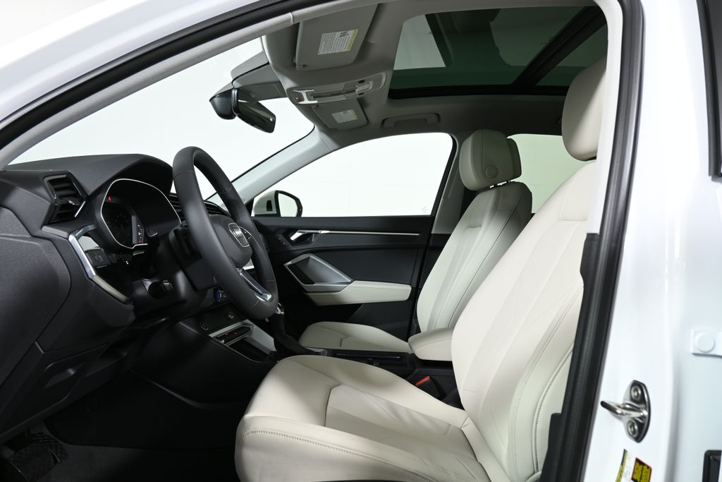 Thumbnail: 2025 Audi Q3 - 3