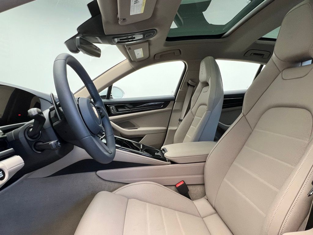Thumbnail: 2026 Porsche Panamera - 5