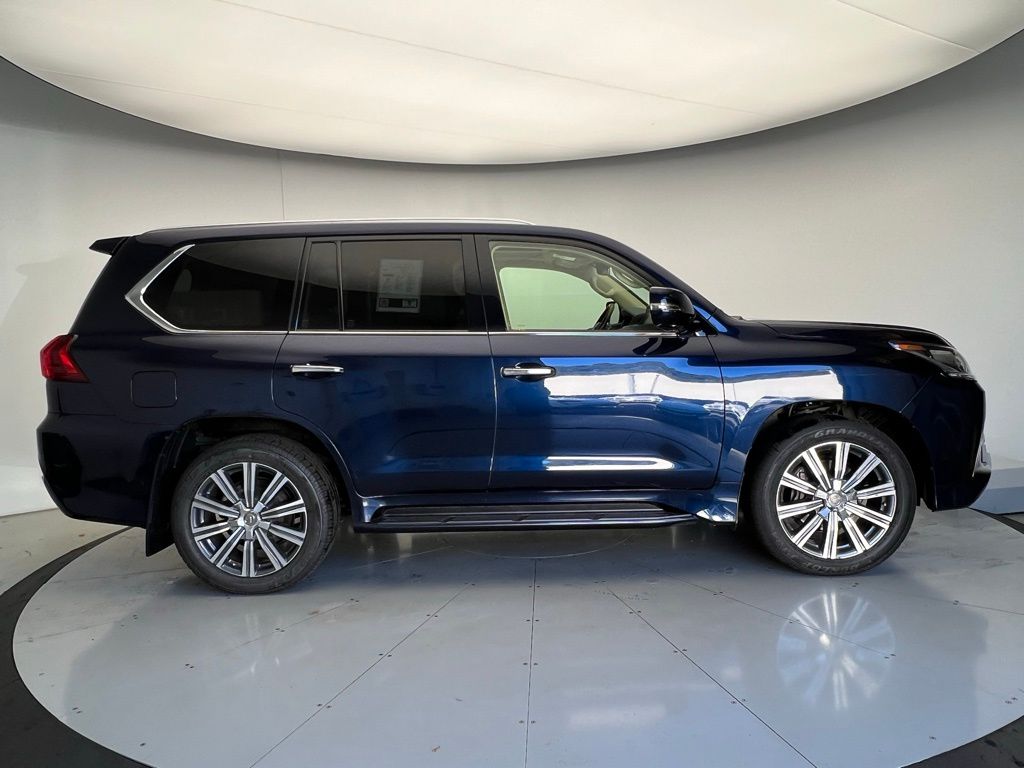 Thumbnail: 2016 Lexus LX - 31