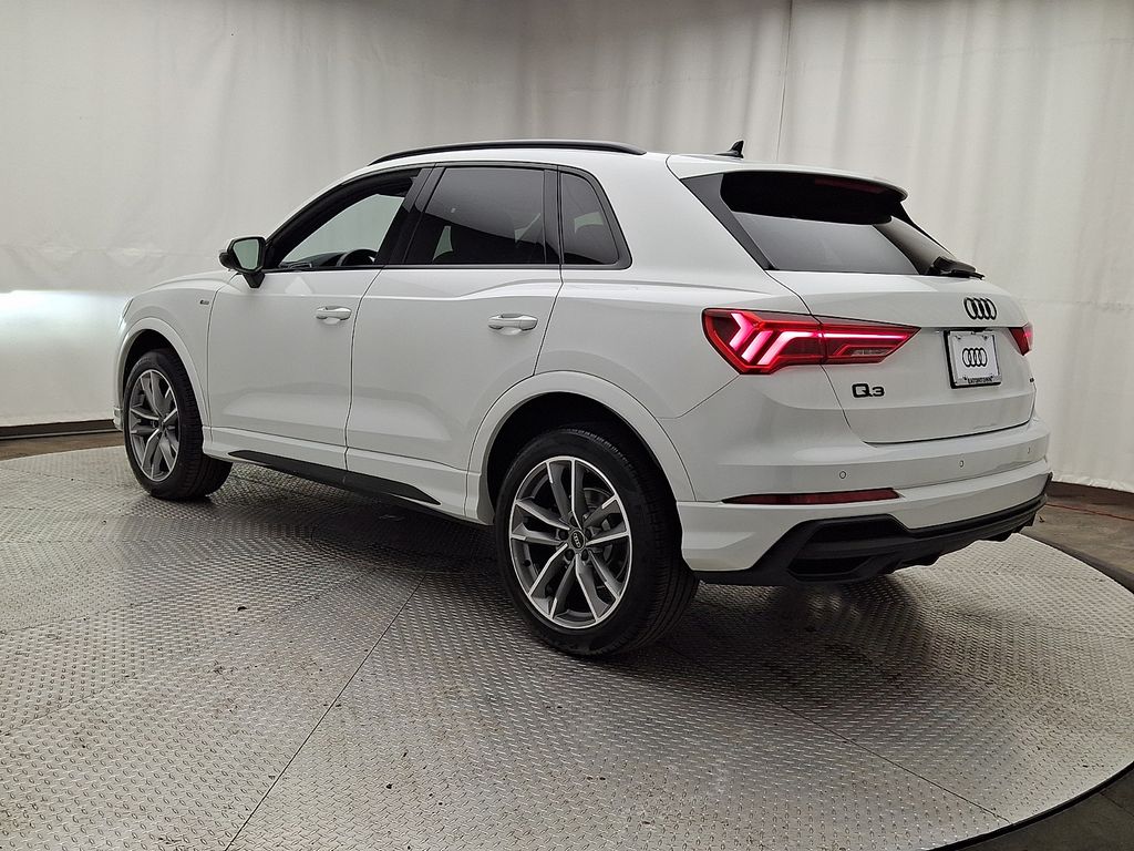 Thumbnail: 2024 Audi Q3 - 6