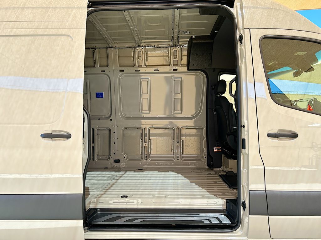 Thumbnail: 2026 Mercedes-Benz Sprinter - 25