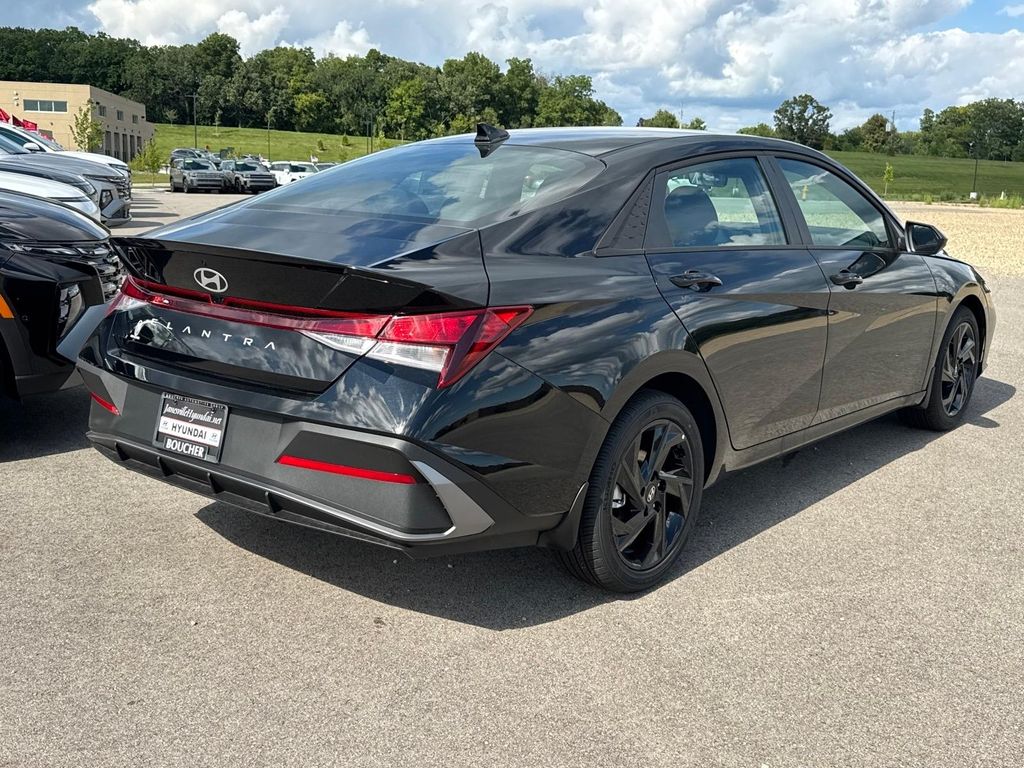 New 2026 Abyss Black Hyundai SEL Sport image 3